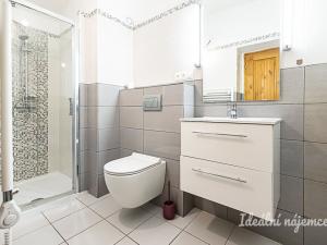 Pronájem rodinného domu, Praha - Královice, K Uhříněvsi, 221 m2