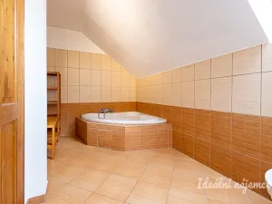 Pronájem bytu 6+kk a větší, Praha - Královice, K Uhříněvsi, 221 m2