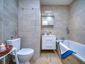 Pronájem bytu 3+1, Chomutov, Vítězslava Nezvala, 65 m2