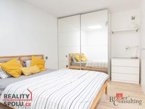Pronájem bytu 2+kk, Praha - Bohnice, Hlivická, 55 m2