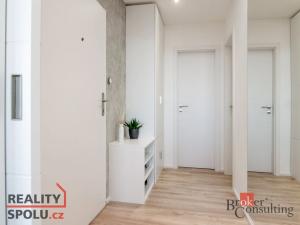 Pronájem bytu 2+kk, Praha - Bohnice, Hlivická, 55 m2