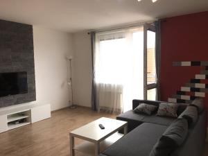 Pronájem bytu 2+kk, Praha - Modřany, Komořanská, 50 m2