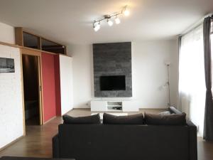Pronájem bytu 2+kk, Praha - Modřany, Komořanská, 50 m2