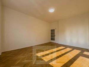 Pronájem bytu 1+1, Praha - Nové Město, Na slupi, 47 m2