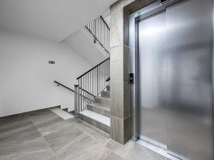 Pronájem bytu 2+kk, Praha - Hlubočepy, Na Zlíchově, 53 m2