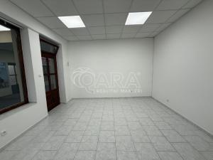 Pronájem obchodního prostoru, Benešov, Tyršova, 23 m2