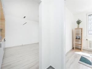 Pronájem bytu 2+kk, Praha, Bukovecká, 33 m2