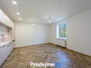 Pronájem bytu 2+kk, Znojmo, Pražákova, 45 m2