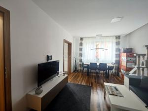 Pronájem bytu 2+1, Karlovy Vary, Krymská, 56 m2