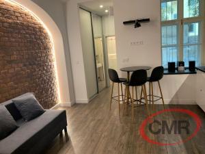 Pronájem bytu 2+kk, Praha, Na bělidle, 43 m2