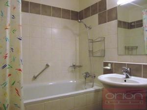 Pronájem bytu 2+kk, Praha - Vinohrady, Záhřebská, 64 m2