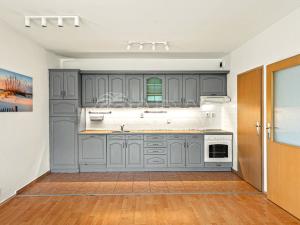 Pronájem bytu 2+kk, Praha - Hlubočepy, Štěpařská, 53 m2