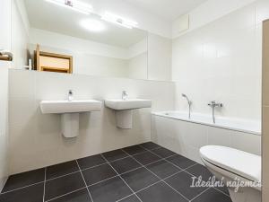 Pronájem bytu 3+kk, Praha - Vysočany, Ocelářská, 82 m2