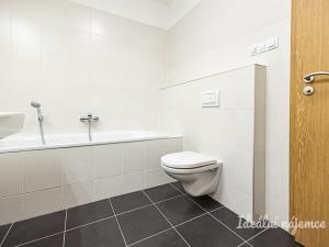 Pronájem bytu 3+kk, Praha - Vysočany, Ocelářská, 82 m2