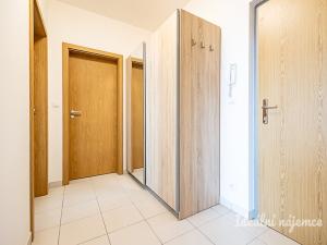Pronájem bytu 2+kk, Praha - Vysočany, Ocelářská, 56 m2