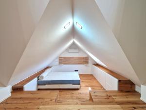 Pronájem vily, Praha - Braník, Branická, 676 m2