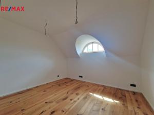 Pronájem vily, Praha - Braník, Branická, 676 m2