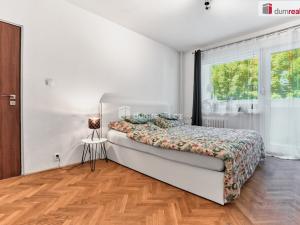 Prodej bytu 2+1, Karlovy Vary - Stará Role, Fibichova, 68 m2
