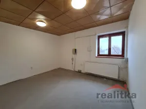 Pronájem kanceláře, Otice, Hlavní, 166 m2