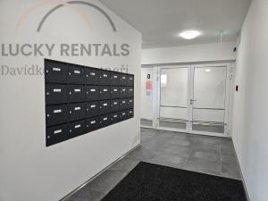 Pronájem bytu 1+kk, Praha - Velká Chuchle, Na hvězdárně, 36 m2