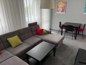 Pronájem bytu 2+kk, Kladno - Kročehlavy, Benešovská, 48 m2