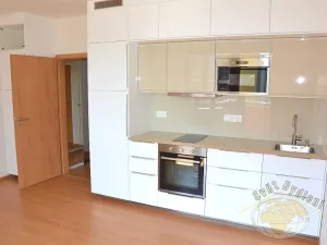Pronájem bytu 1+kk, Praha - Hostivař, Fojtova, 34 m2