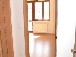 Pronájem bytu 1+kk, Praha - Hostivař, Fojtova, 34 m2