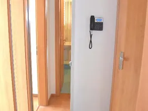 Pronájem bytu 1+kk, Praha - Hostivař, Fojtova, 34 m2