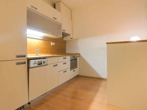 Pronájem bytu 1+kk, Praha - Záběhlice, Na lávce, 37 m2