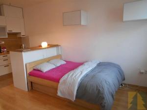 Pronájem bytu 1+kk, Praha - Záběhlice, Na lávce, 37 m2