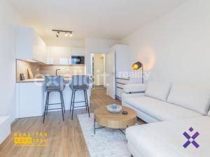 Pronájem bytu 1+kk, Zlín - Malenovice, Pod Hradem I, 31 m2