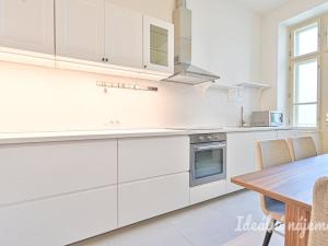 Pronájem bytu 3+1, Brno, Čápkova, 97 m2
