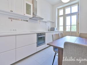 Pronájem bytu 3+1, Brno, Čápkova, 97 m2