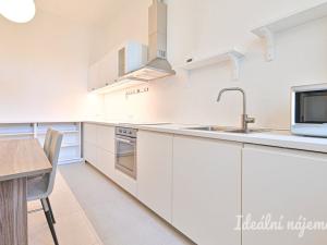 Pronájem bytu 3+1, Brno, Čápkova, 97 m2