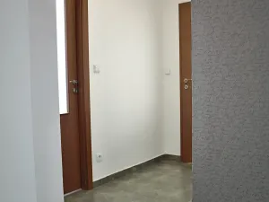Pronájem bytu 2+kk, Praha - Holešovice, U Uranie, 41 m2
