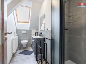 Pronájem atypického bytu, Hoštice, 80 m2