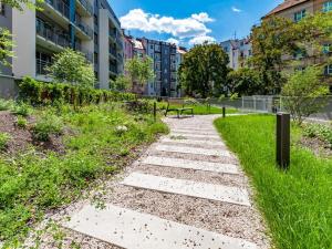 Pronájem bytu 1+kk, Praha - Vysočany, Bassova, 28 m2