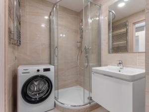 Pronájem bytu 1+kk, Praha - Vysočany, Bassova, 28 m2
