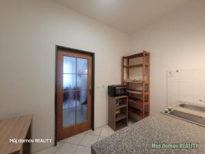 Pronájem bytu 1+1, Praha - Smíchov, U Santošky, 45 m2