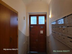 Pronájem bytu 1+1, Praha - Smíchov, U Santošky, 45 m2