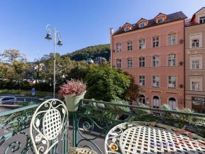 Pronájem bytu 2+1, Karlovy Vary, Zámecký vrch, 51 m2
