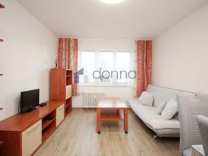 Pronájem bytu 2+1, Praha, Přesličková, 56 m2