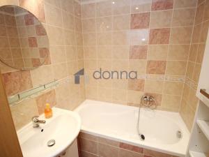 Pronájem bytu 2+1, Praha, Přesličková, 56 m2