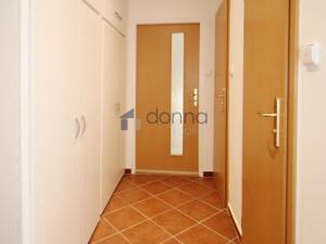 Pronájem bytu 2+1, Praha, Přesličková, 56 m2