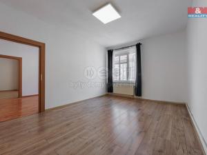 Pronájem bytu 3+1, Cheb, Dukelská, 86 m2