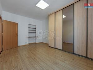 Pronájem bytu 3+1, Cheb, Dukelská, 86 m2