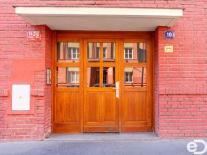 Prodej bytu 1+kk, Praha, Tusarova, 33 m2