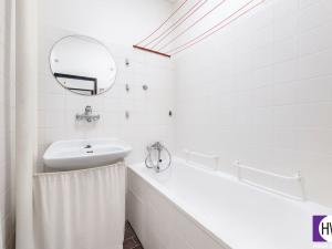 Prodej bytu 4+1, Praha - Vršovice, Kubánské náměstí, 83 m2