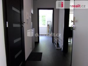 Pronájem bytu 2+1, Karlovy Vary, Charkovská, 48 m2