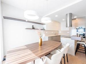 Pronájem bytu 4+kk, Praha - Vysočany, Svatošových, 126 m2